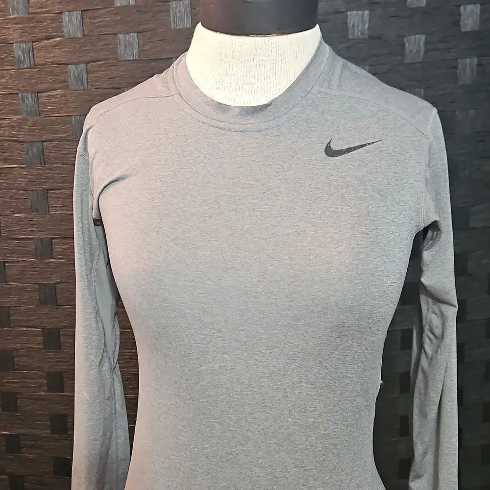 Nike Women's Pro Combat Gray Long Sleeve Top Size Small